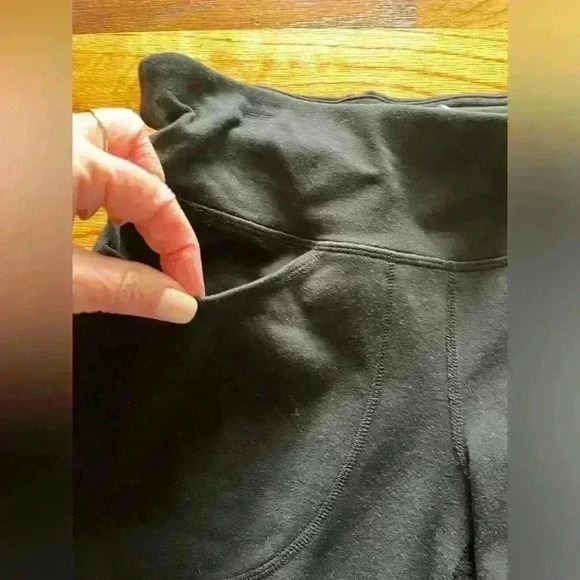 ATHLETA BALANCE WIDE CROP - BLACK  - SMALL - Picture 3 of 9